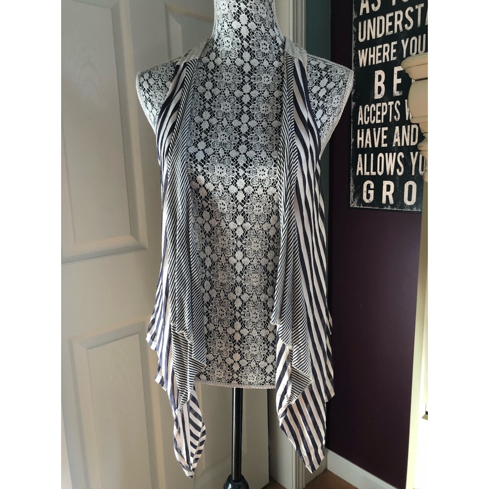 Multi-Pattern Striped Lace Vest